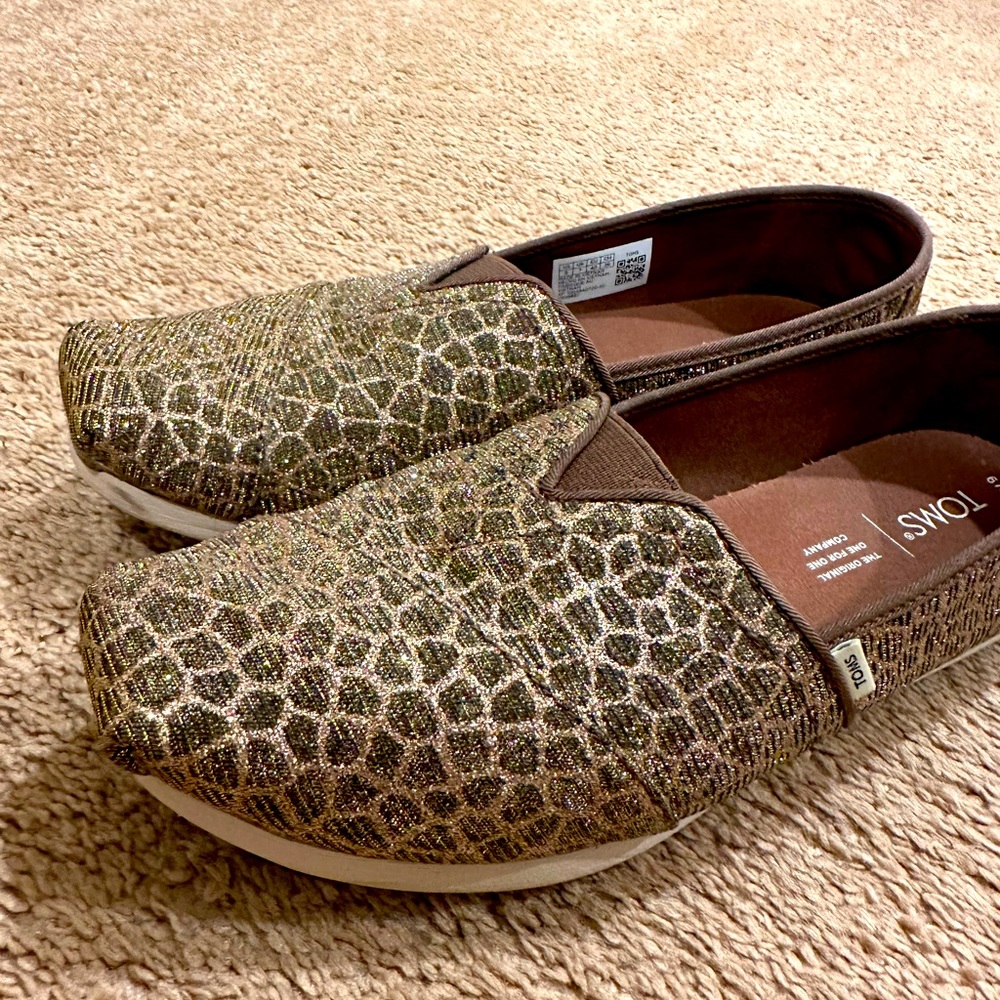 Glittery TOMS